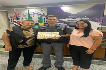 Foto - Câmara homenageia Capitão Franco e recebe novo comandante da Companhia de Polícia Militar de Caçapava Capitão Mendes