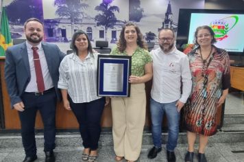 Senhora Adrineia Cristina Campos Carvalho é homenageada na Câmara