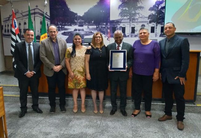 BISPO BENEDITO RIBEIRO É HOMENAGEADO NA CÂMARA