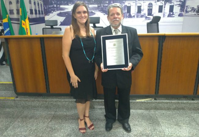 Professor Luiz Eduardo Corrêa Lima recebe homenagem na Câmara